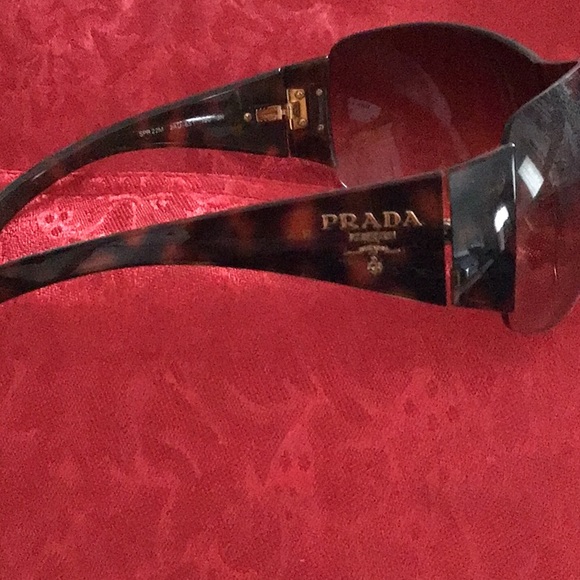 Sunglasses - Picture 5 of 7